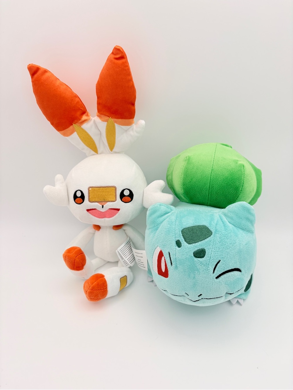 Pokémon Jazwares Plush Bundle Bulbasaur Winking & Scorbunny 2021